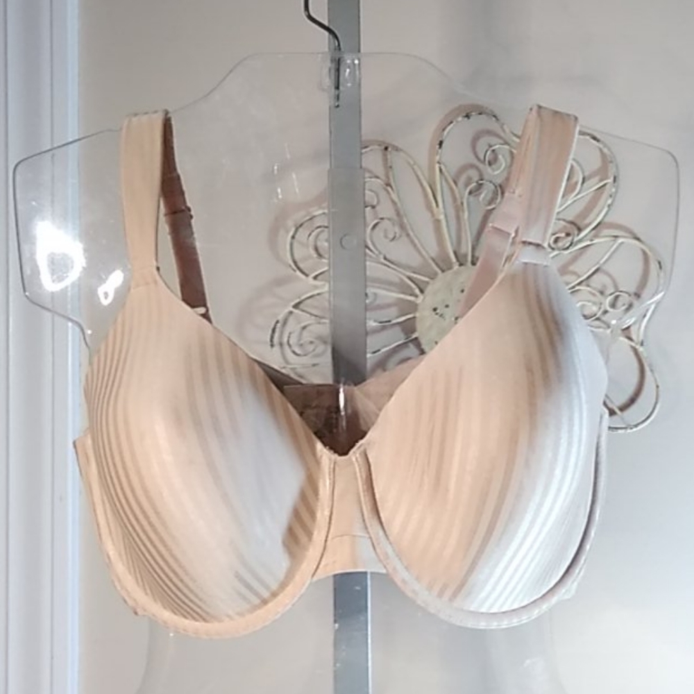 Playtex Secrets Seamless Underwire Bra
